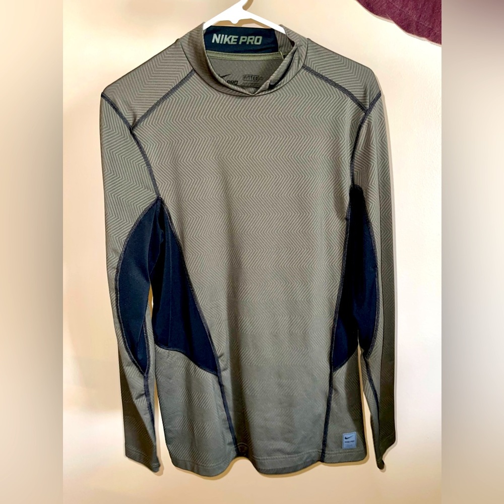 Mens Size M Nike Pro Dry Fit Long Sleeve Shirt